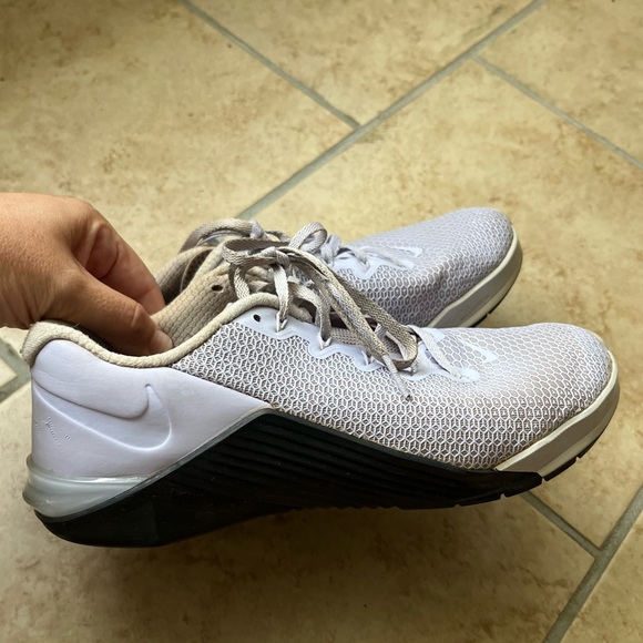 Nike women’s lilac MetCon athletic lace up training shoes size 9 - Picture 4 of 8
